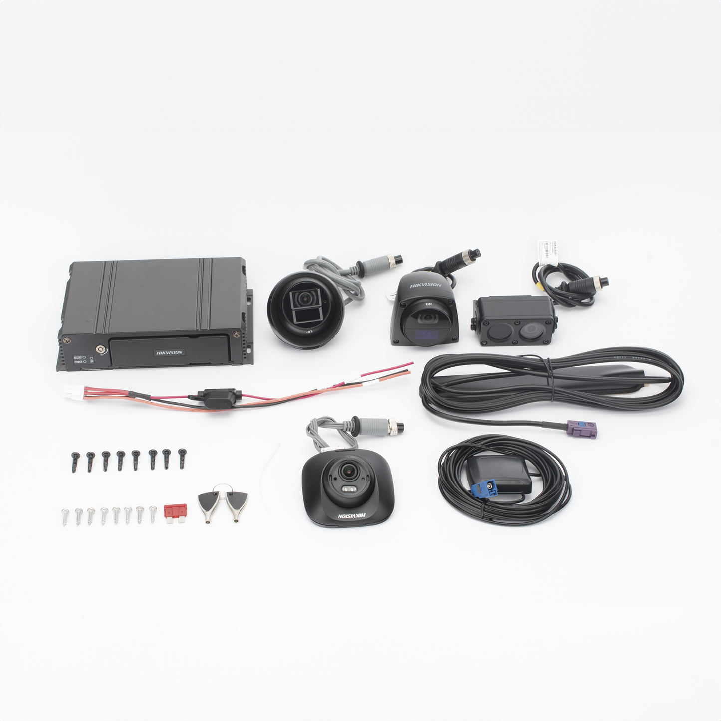 Kit DVR Móvil / 2 Cámaras Interior + 2 Cámaras Exterior / (1080p) / 4 Canales TURBOHD / Tecnología IA Integrada / Soporta 4G / GPS / Sensor G / Soporta 2 Memorias SD (512 GB total)